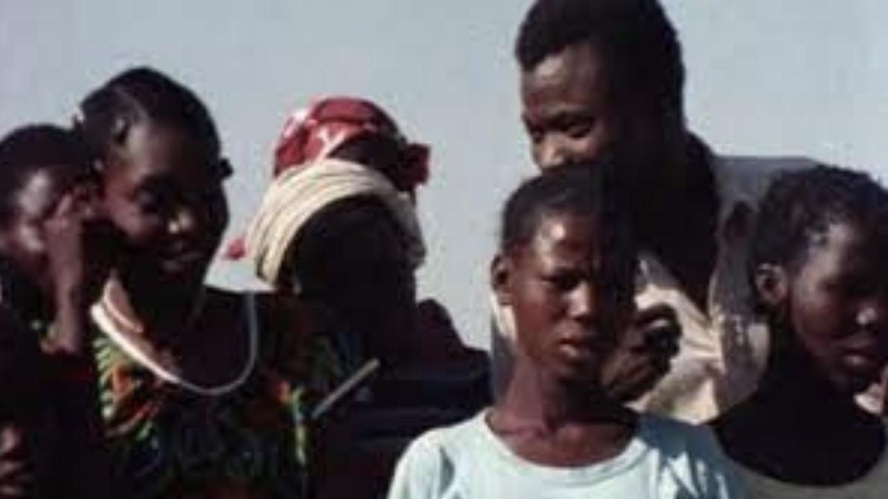Paweogo 1982 movie scene