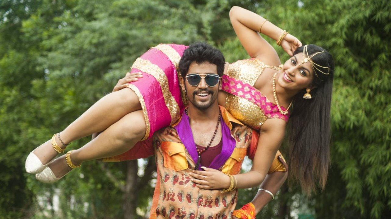 Maniyaar Kudumbam 2018 movie scene