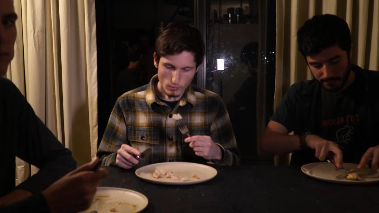 Chick'n 2023 movie scene