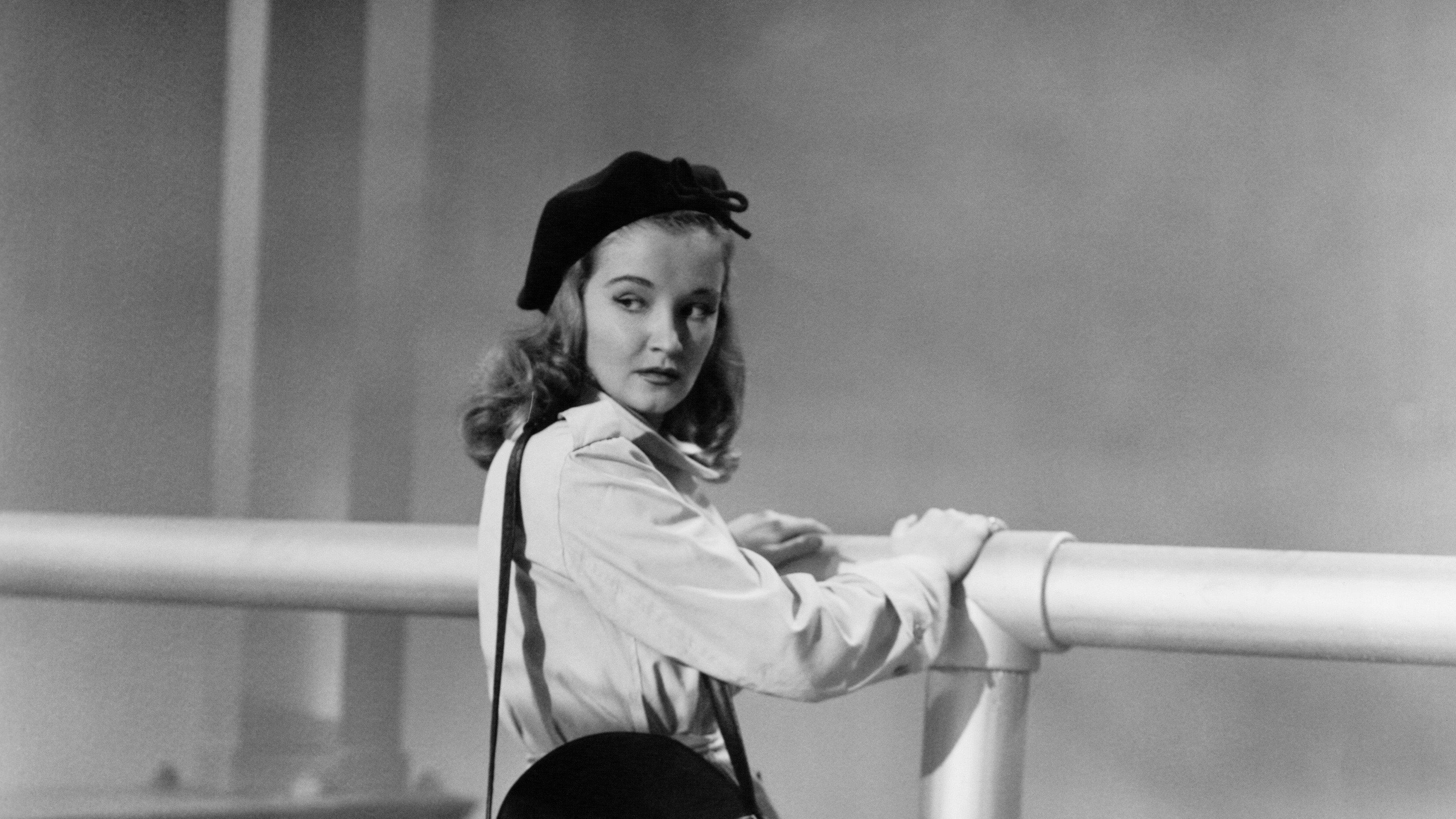 Escape in the Fog 1945 movie scene