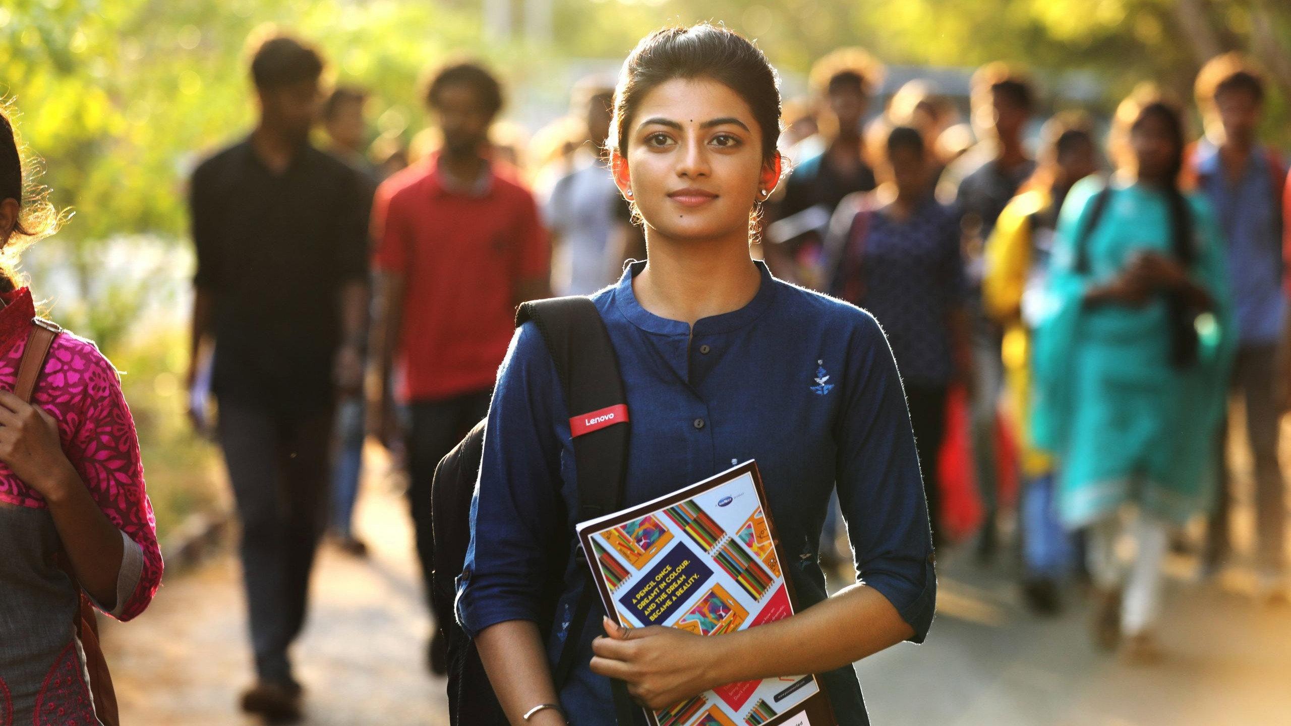 Kamali from Nadukkaveri 2021 movie scene