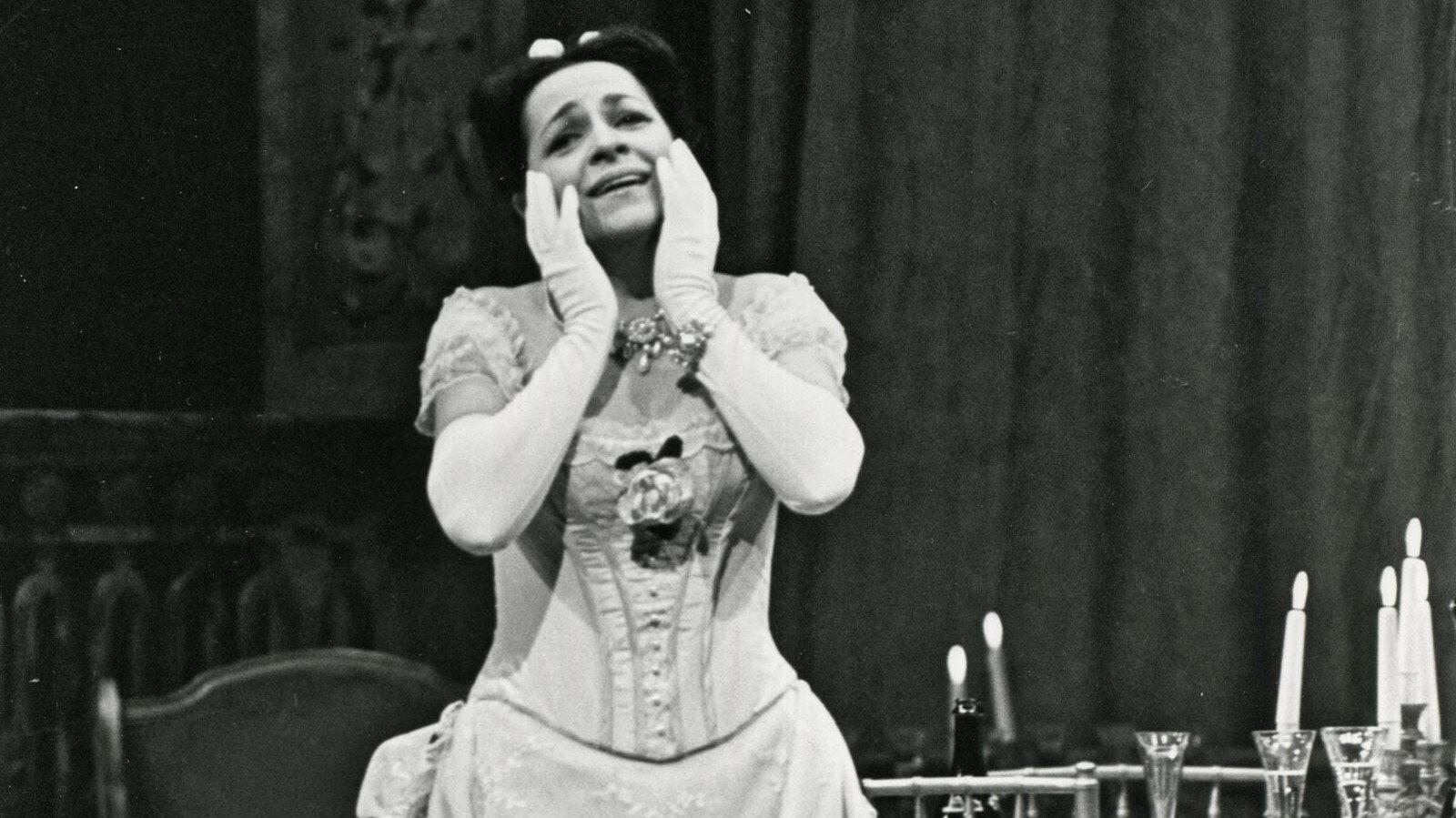 La Traviata - The Met 1981 movie scene