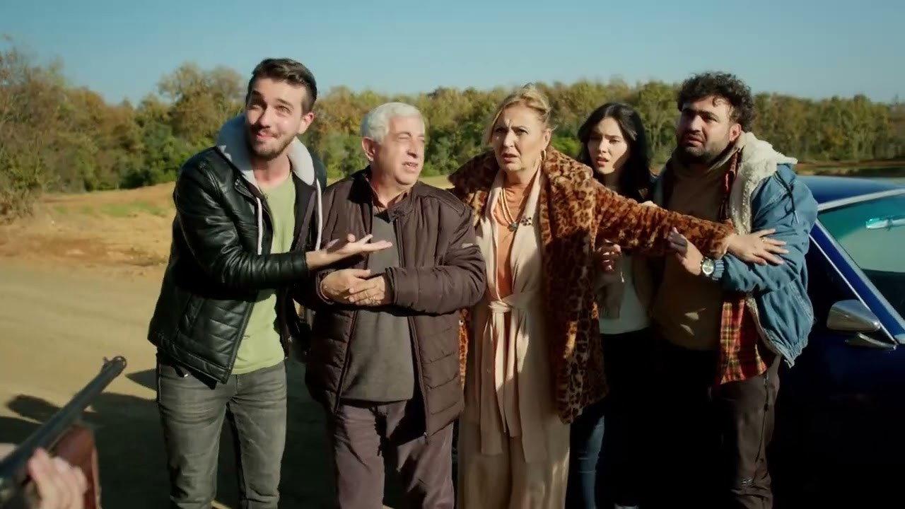 Pelesenk Ailesi 2024 movie scene