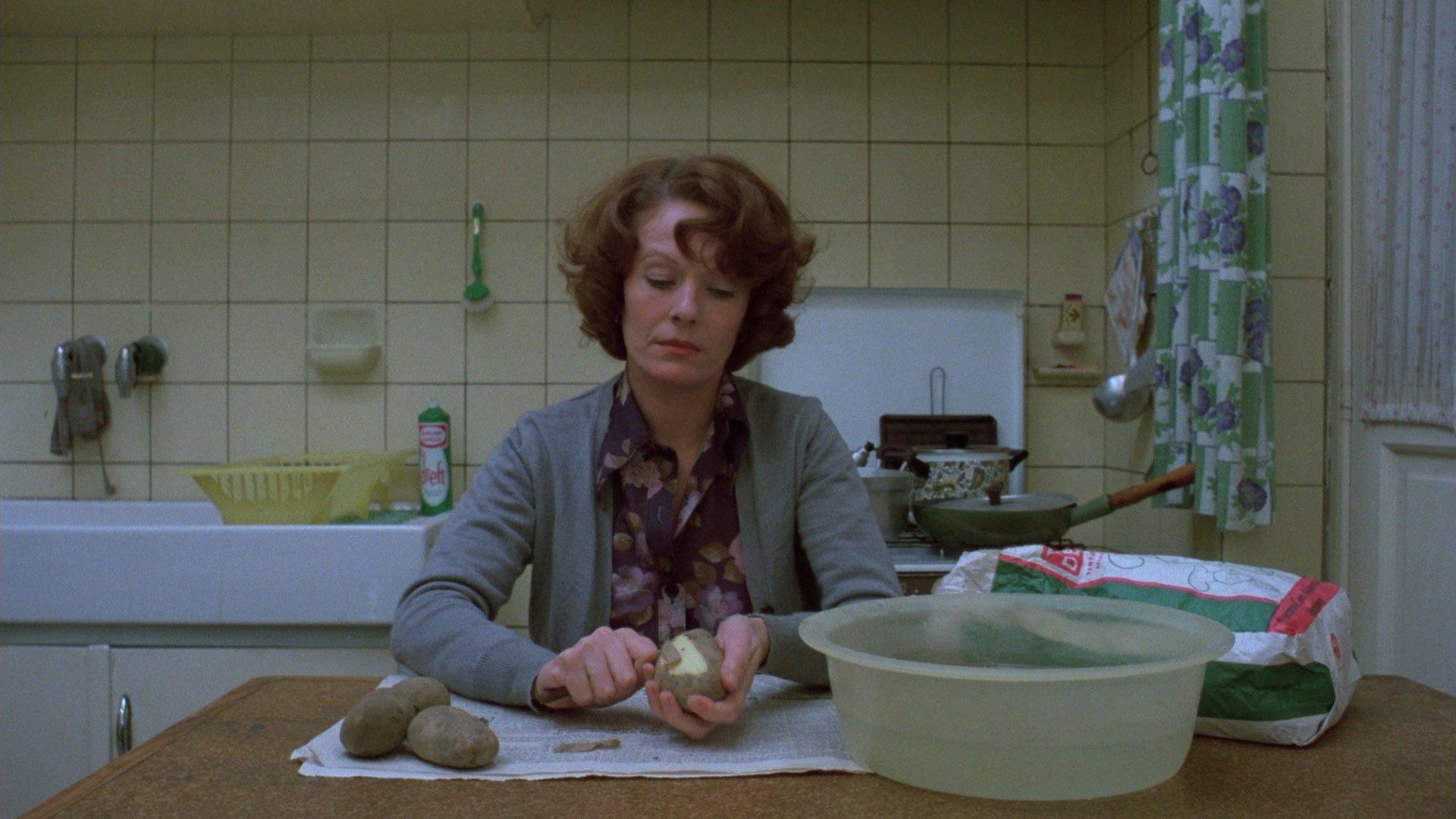 Jeanne Dielman, 23, quai du Commerce, 1080 Bruxelles 1976 movie scene