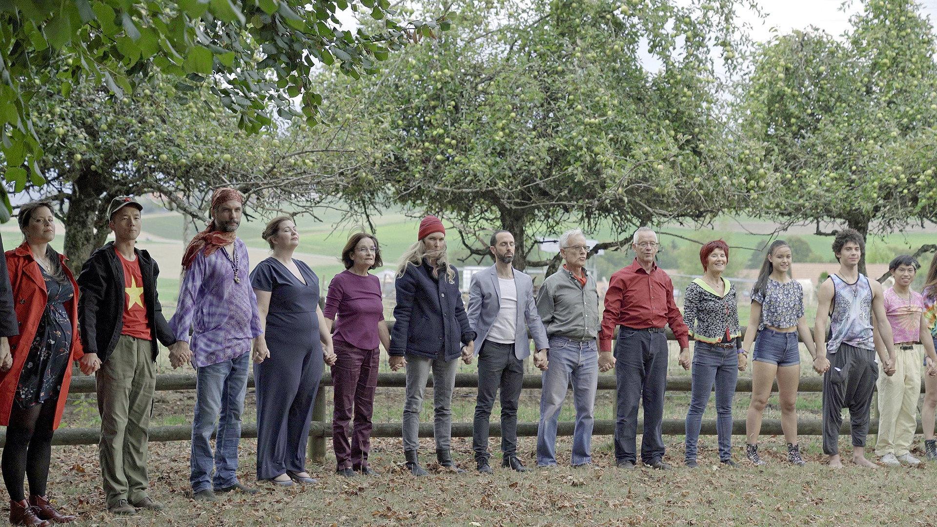 Nos utopies communautaires 2022 movie scene