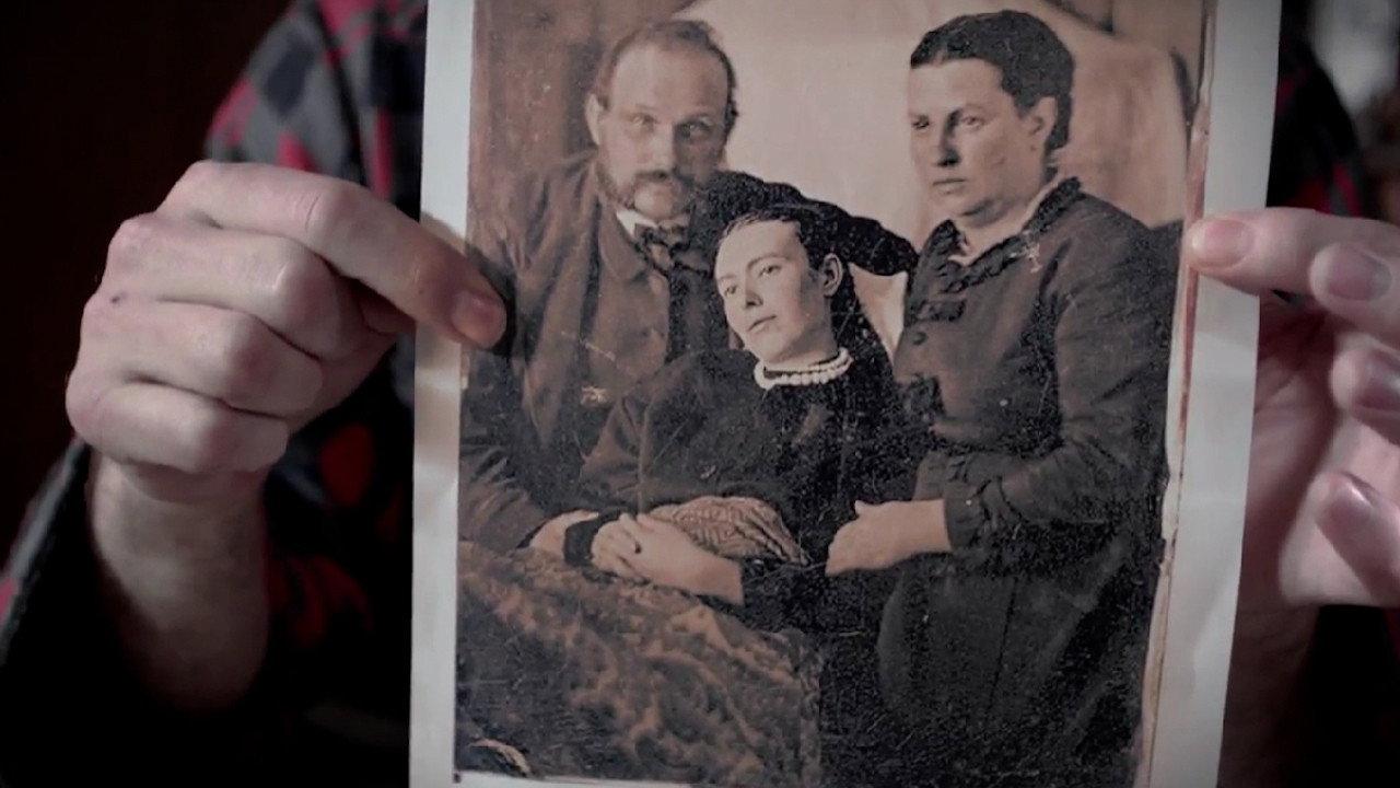 P=ωρ The Dark Energy 2015 movie scene