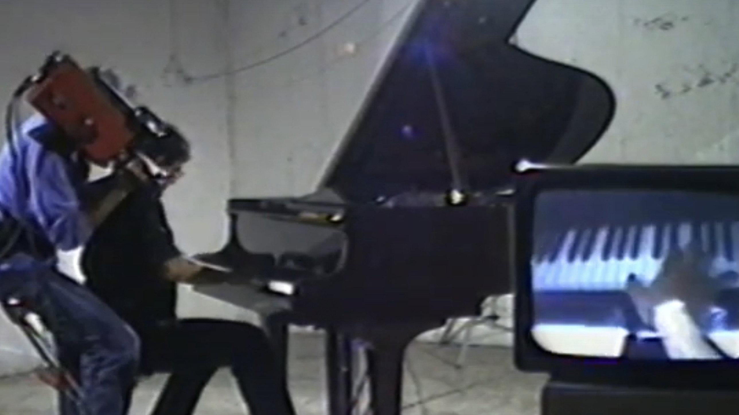 Finestra Santos 1982 movie scene