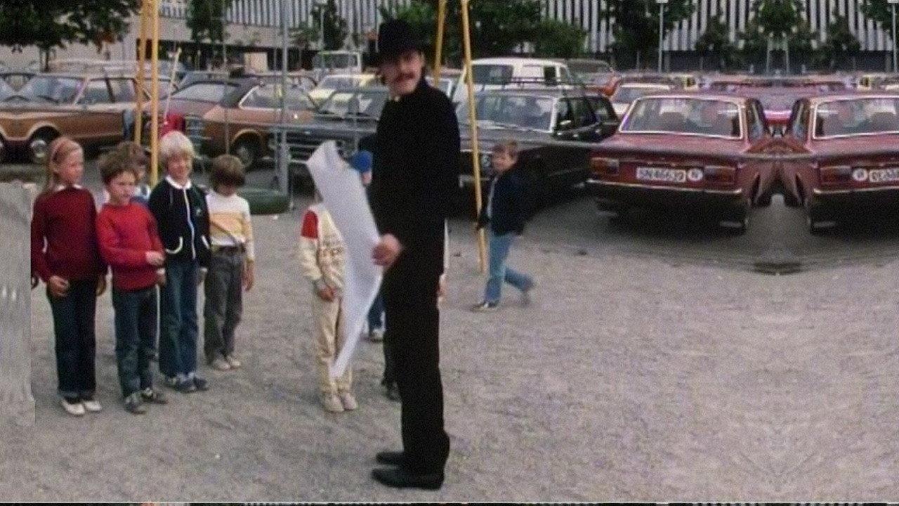 Carl Gustav, the Gang and the Parking Bandits 1982 movie scene