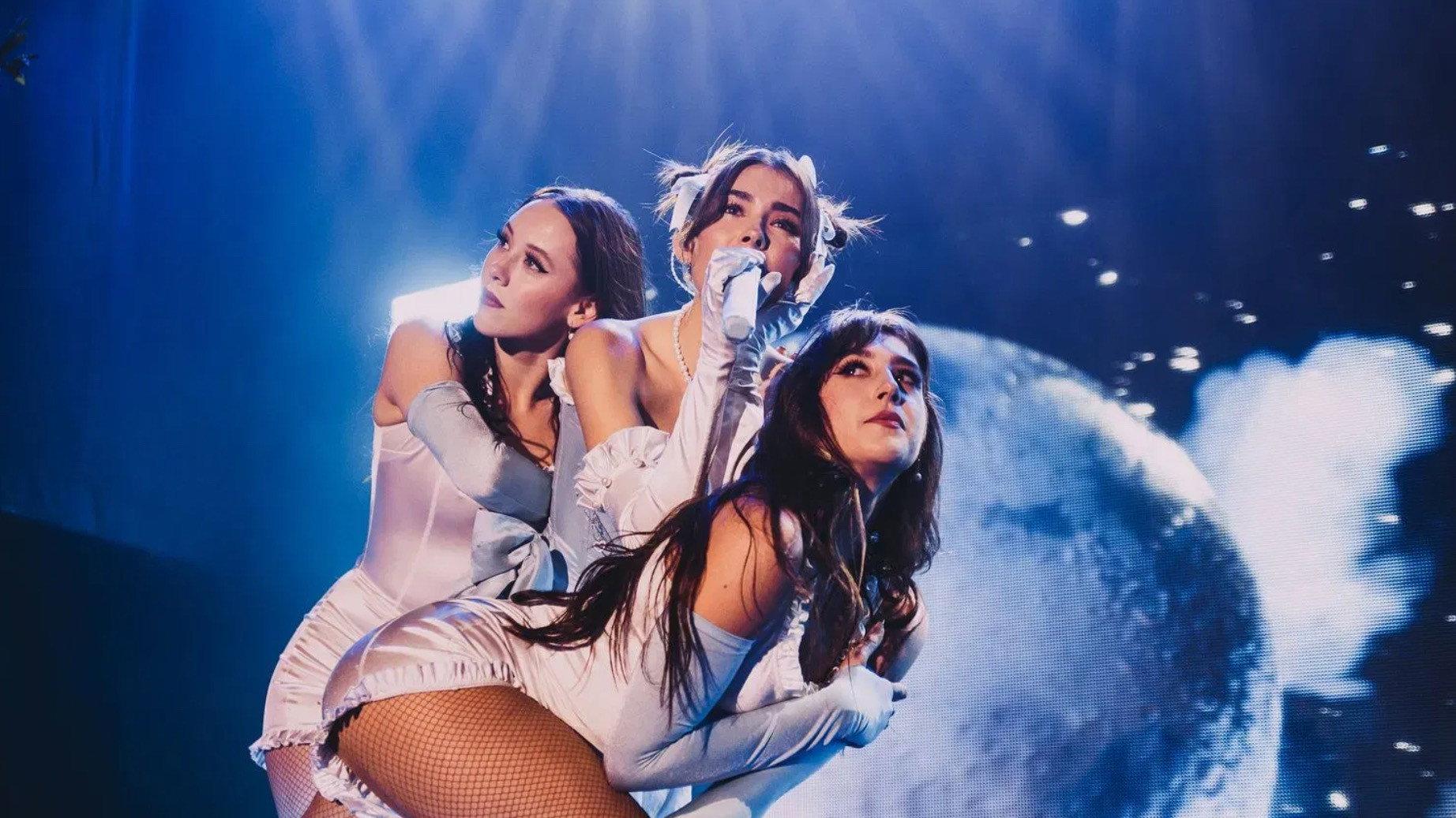Madison Beer - The Life Support Tour Diaries 2022 movie scene