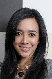 Dhea Ananda as Hani in Halu 2015