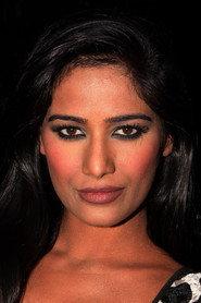 Poonam Pandey as in Aa Gaya Hero 2017