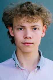 Jona Levin Nicolai as Lenn Tate in Rosamunde Pilcher: Amys Wunschkind 2023