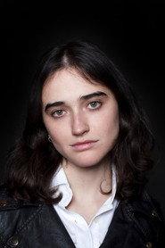 Martina Bonan as Cora in Nina 2022