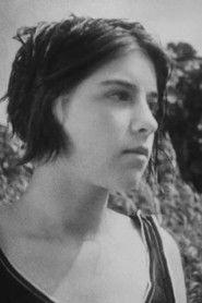 Christl Ehlers as Christl, the film extra in People on Sunday 1930