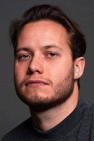 Tobias Gilbert as Mark in Bare en ven 2024