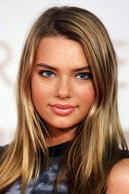 Indiana Evans as Emmaline 'Emma' Robinson in Blue Lagoon: The Awakening 2012