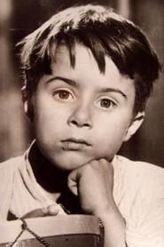 Miguel Gil as Polonio in El hombre de la isla 1960