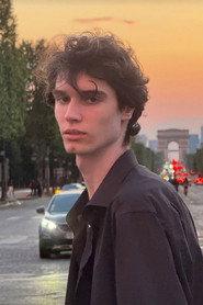 Aleksey Maltsev as Valentin in lascia la porta aperta 2024