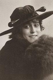 Leontine Kühnberg as Bettina - seine Frau / Luna - seine Tochter in The House on the Moon 1921
