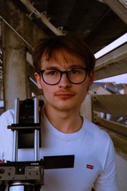 Maxime Gendrot as Judgement gaze in AU PLUS PROFOND DE SOI 2026