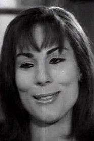 Samia Samy as Awsaf's mother in Verdict at hearing's end 1985