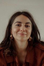 Hannah Mamalis as Emily in Baths 2022
