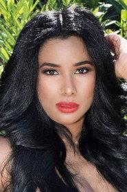 Nitzeira Correa as Doris in Mujer perversa 2023
