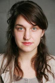 Paula König as Marions Freundin in Tough Love 2015