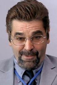 Leon Head as Detective Oakenshield in Vampire Vixens from Venus 1995