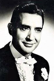 Pepe Blanco as Felipe in La chica del barrio 1956
