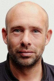 Simon Zagermann as Viktor in Drei Schwestern 2019