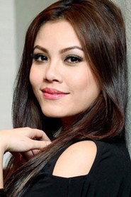 Tiz Zaqyah as Nur Amina Abu Bakar in Nur Kasih The Movie 2011