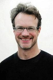 Mark Henry Rowswell as 吃猫鼠 (voice) in Mr. Black 2010