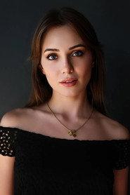 Burcu Kirman as Pınar in My Father and I: Homeland 2024