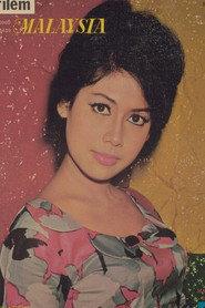 Noor Azizah as Puteri Mawarni in Dayang Senandong 1965