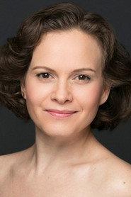 Almıla Uluer as Doktorun Eşi in Black and White 2010