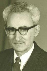 Samad Sabahi as Psychiatrist in Ali Konkouri 1973