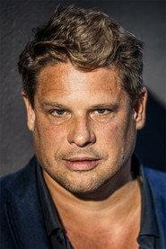 Tom Feichtinger as Michi in Lasser ermittelt