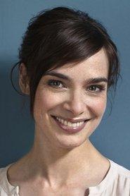 Maja Schöne as Nadeshda in Frau Roggenschaubs Reise 2015