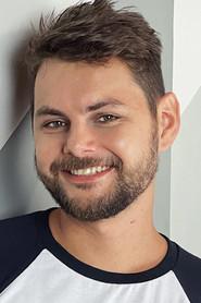 Charles Emmanuel as (voice) in A Floresta Feliz 2000