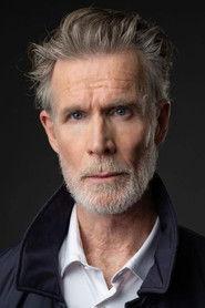Tom Nelis as Dedlock in Estella Scrooge 2020