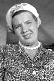 Nina Belyayeva as Yavdokha Afanasyevna in Bone of Contention 1962