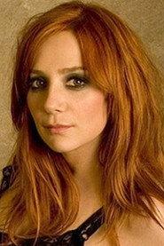 Aylin Aslım as Hale in Singing Women 2013