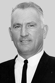 Robert Waterfield as Bob Miller in Jungle Manhunt 1951