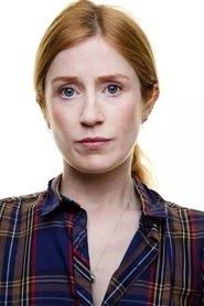 Elly Condron as Caroline in Wasp 2015