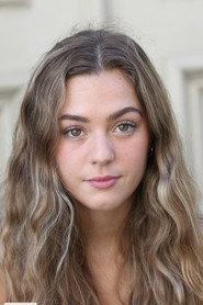 Chloe Lang as Caroline in The Lost Weekend 2023