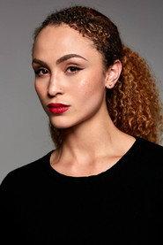 CoryAnne Roberts as Zoe in Model House 2024