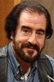 Valiollah Momeni as Sohrab in Migration 1977