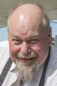 Søren Rislund as Søren Rislund, Claus Dobbelthagen in Monrad & Rislund: Det Store Triumftog 2004