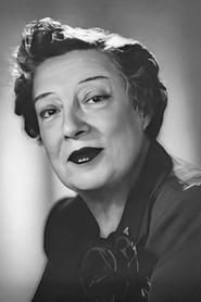 Maria Matos as Rosa Gonçalves in The Radio Star 1944